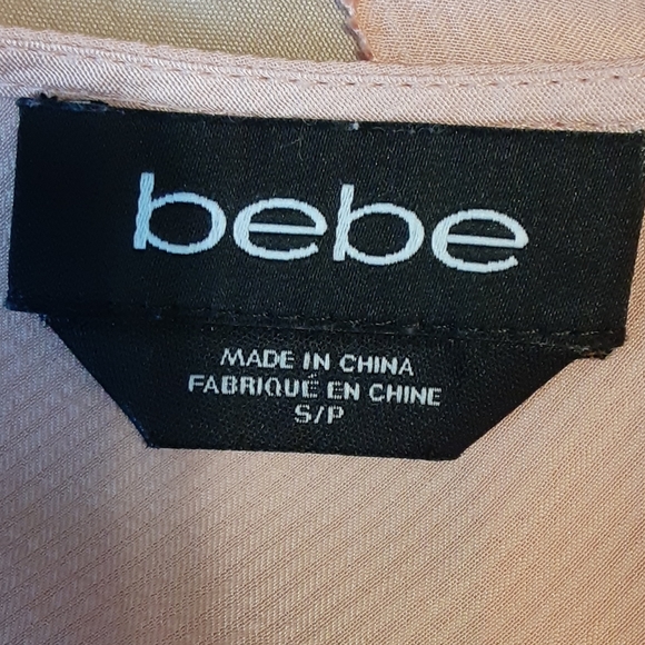 Bebe Women’s Pink Ruffle Silky Blouse / top - Picture 6 of 6